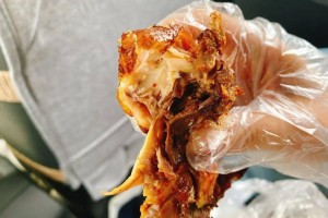 沈阳鸡架摊疫情后重开引热潮 南昌天气多变市民需注意