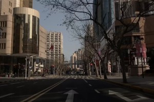 疫情下的南京西路与贵阳路，封控措施与城市脉动