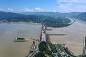 运20驰援西安，大国重器与疫情下的温暖守护