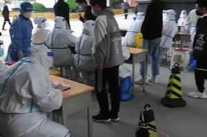 郑州大学疫情防控，高校防疫的典范与挑战