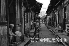 重庆疚情，山城记忆中的情感纠葛与时代回响