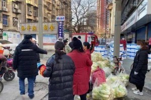 独家南昌阳光家园抢菜事件视频曝光，疫情下的民生困境与社区治理反思