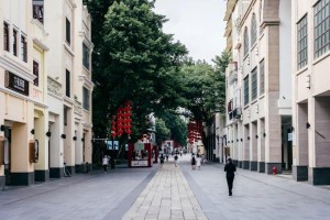 疫情下的城市管控，沈阳封城与成都出行政策解析