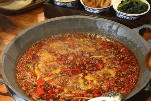 长沙必吃的重庆火锅，麻辣鲜香的地道体验