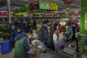沈阳疫情下的超市，生活物资保障与市民应对策略