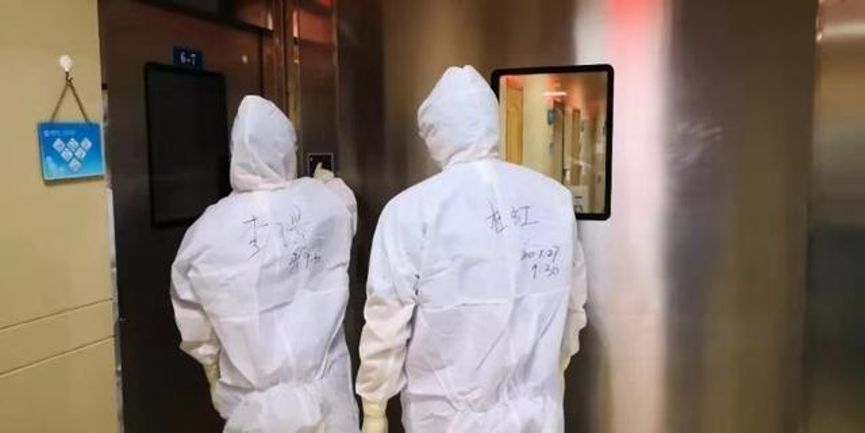 重庆情侣感染新冠引关注，疫情下的爱情与责任