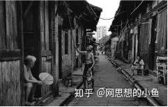 重庆疚情，山城记忆中的情感纠葛与时代回响