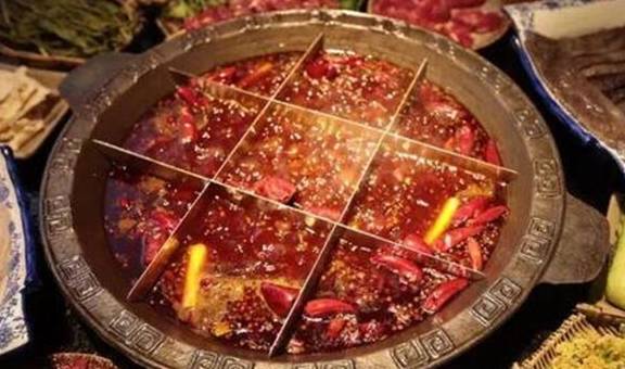 重庆火锅与兰州拉面，中国南北美食文化的舌尖对话