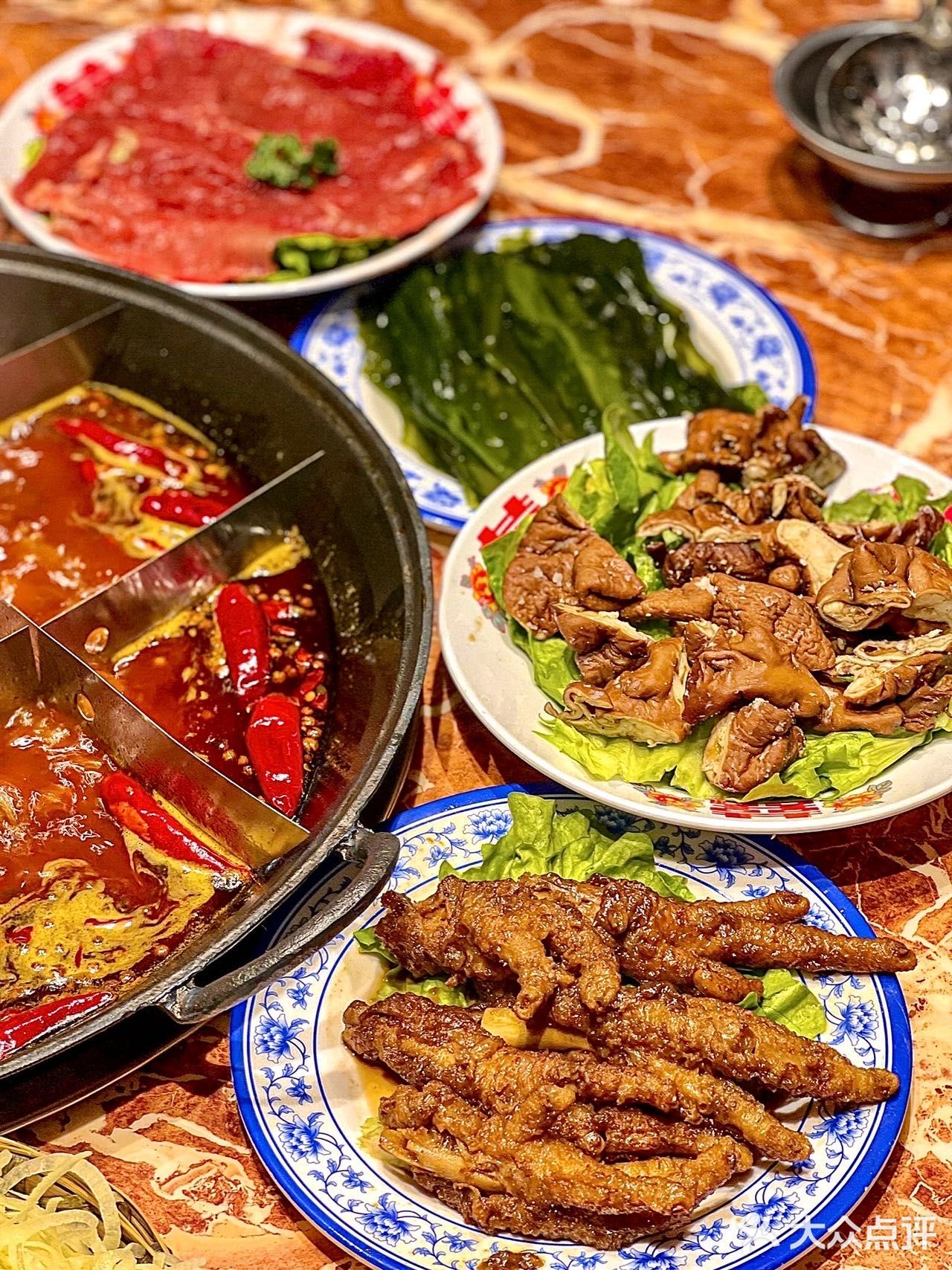 独家探店重庆火锅贵阳店，麻辣鲜香的山城风味，在贵阳也能吃到正宗重庆味！