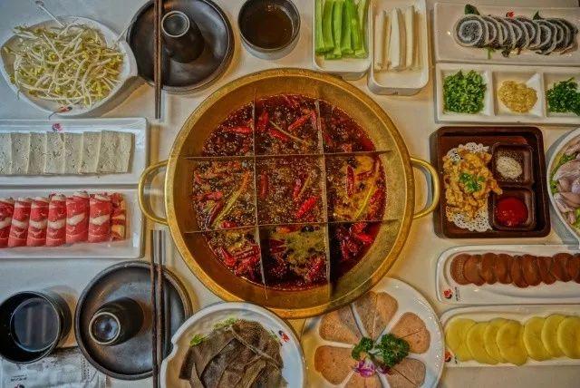 重庆火锅店营业时间全攻略，夜猫子与早鸟的美食天堂