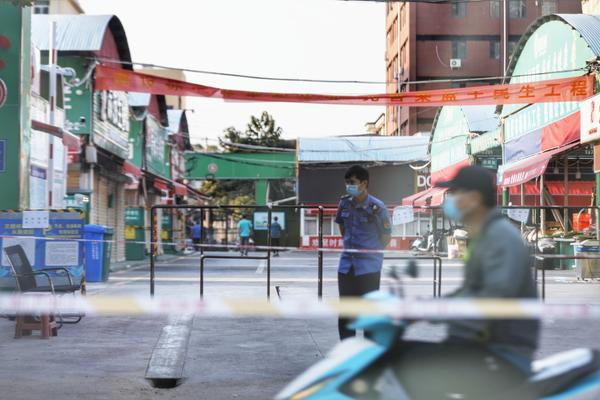 郑州疫情封闭管理实录，一座城市的坚守与温度