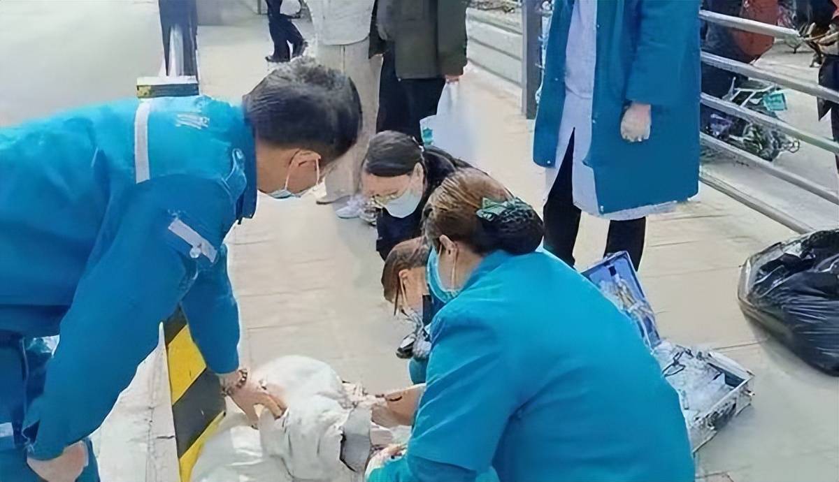 郑州女大学生突发晕厥引关注，校园健康问题再成焦点