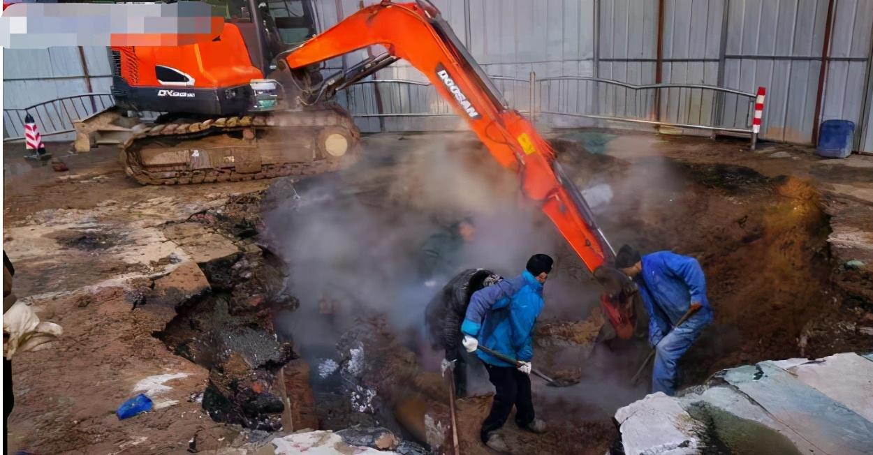 独家，郑州某高校学生身亡事件引热议，校方回应聊天记录曝光