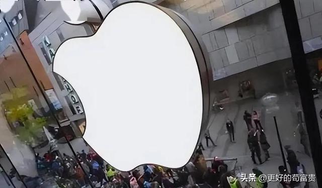 郑州富士康灾情，疫情下的产业困境与工人权益保障