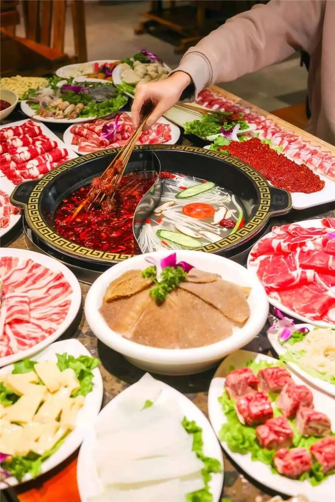 长春最正宗的重庆火锅店，麻辣鲜香的地道体验