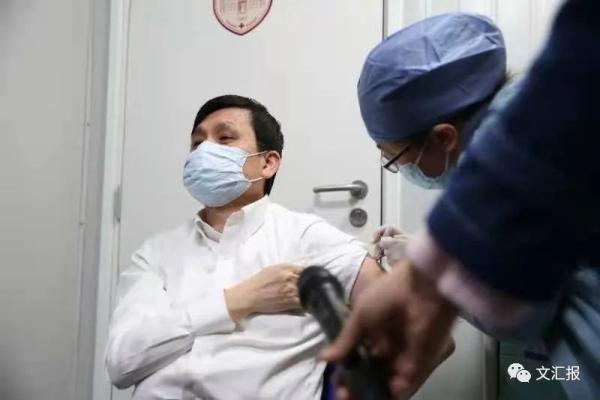 张文宏是上海卫健委副主任吗？揭秘其真实职务与职责