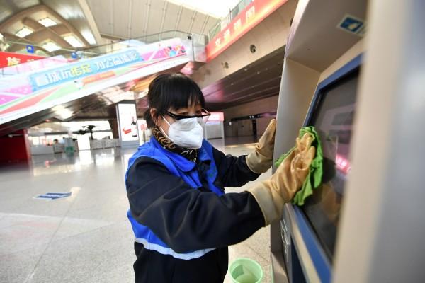银川封城48小时，紧急防控下的城市脉搏与人间温情