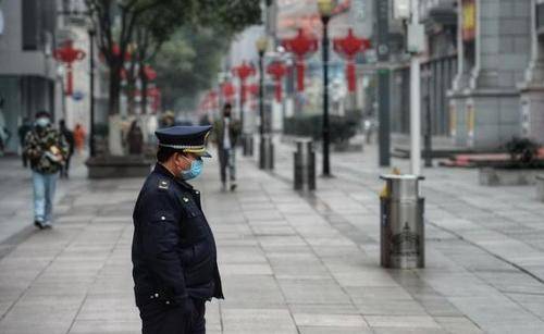 重庆疫情封城下的生活，拉萨是否也采取了相同措施？