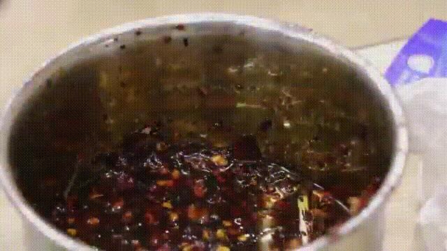 沈阳鸡架与澳门美食，疫情下的最新动态与城市味道