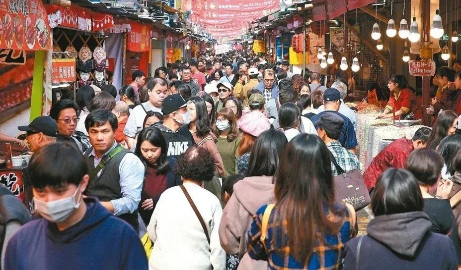 沈阳封城时间及拉萨防疫政策解析，疫情下的城市管理对比