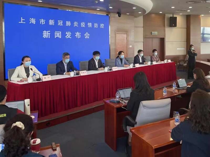 疫情下的担当，上海市卫健委副主任的职责与挑战