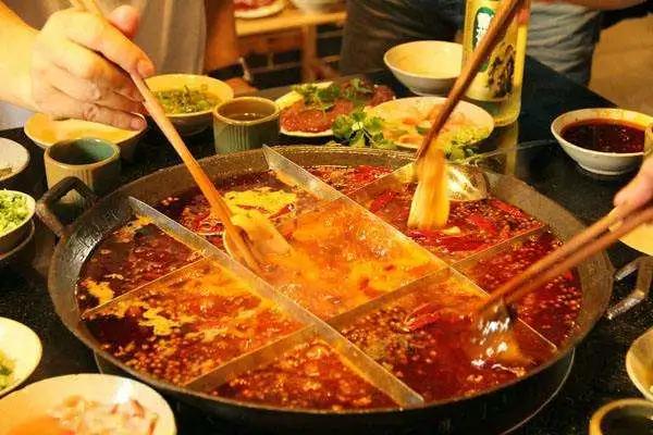 疫情期间重庆火锅哪里好吃？这5家地道老店让你安心解馋！