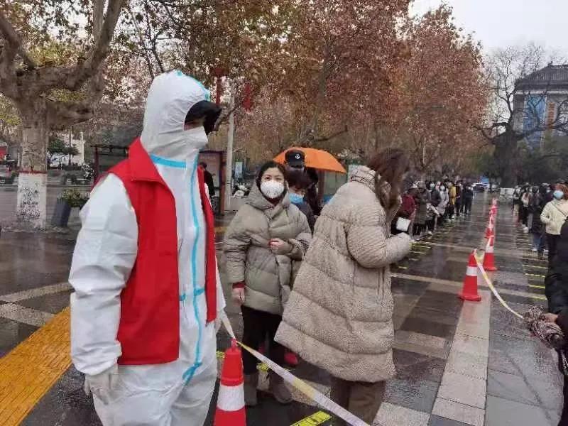 南昌封城时间表与香港防疫对比，疫情下的城市治理差异
