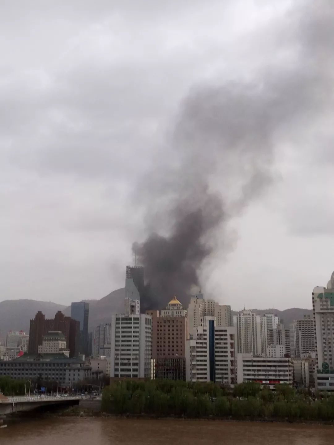 疫情兰州大火事件始末，一场被忽视的灾难真相