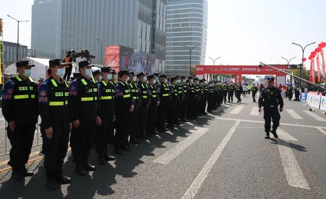 合肥政府高效防疫获点赞，郑州民众，这才是城市管理的标杆！