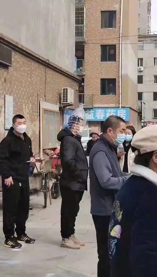 独家哈尔滨大哥疫情视频感动全网，武汉最新防控措施引关注