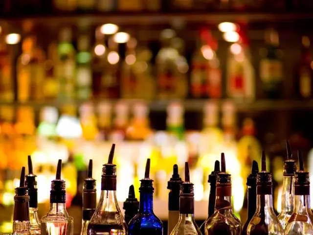 疫情下福州夜店停业，上海夜生活还能继续吗？深度解析两地防疫政策差异