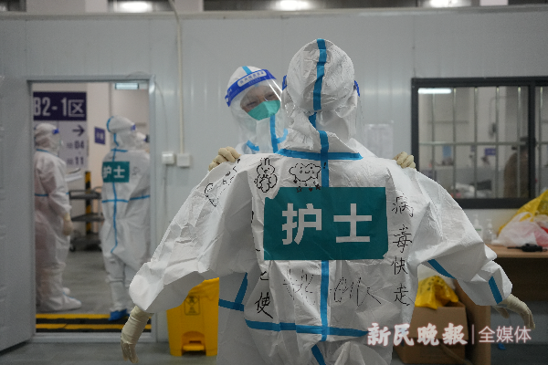 疫情下的上海医生，白衣执甲，守护城市的无名英雄