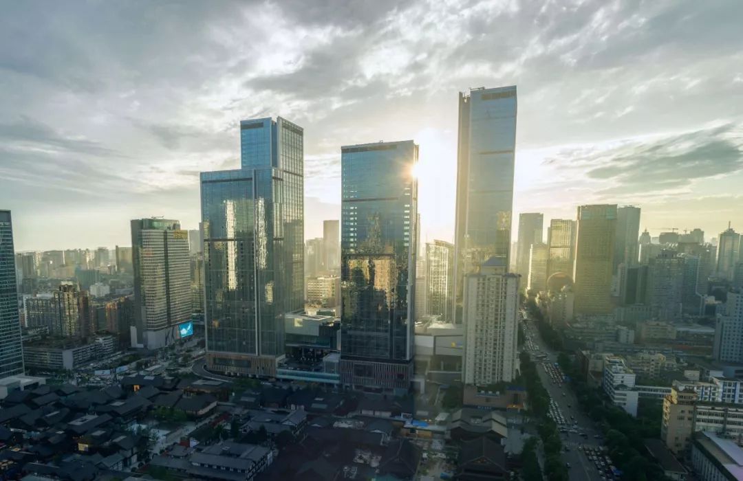疫情下的成都望平街事件，城市治理与民生困境的缩影