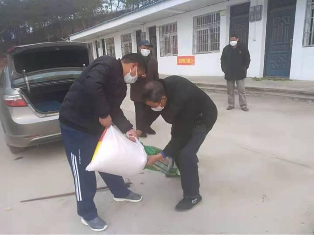 疫情下的成都封城，一座城市的坚韧与温情