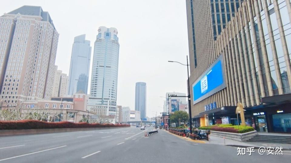 疫情下的双城记，上海与南京的抗疫经验与启示