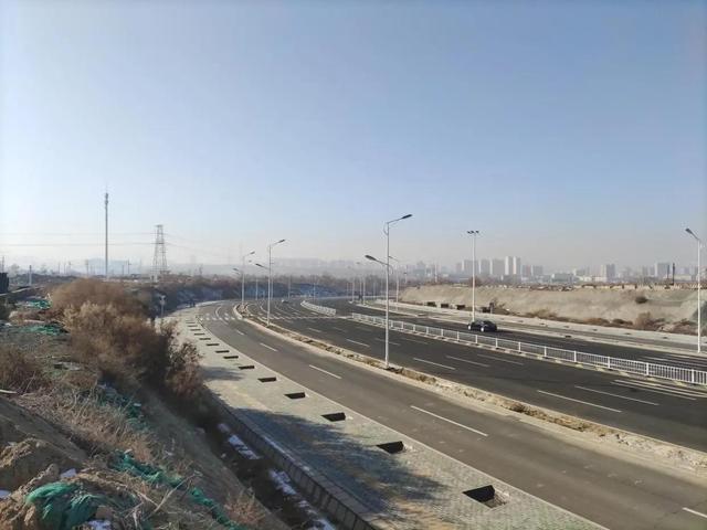 乌鲁木齐封锁了吗？最新情况与深度分析