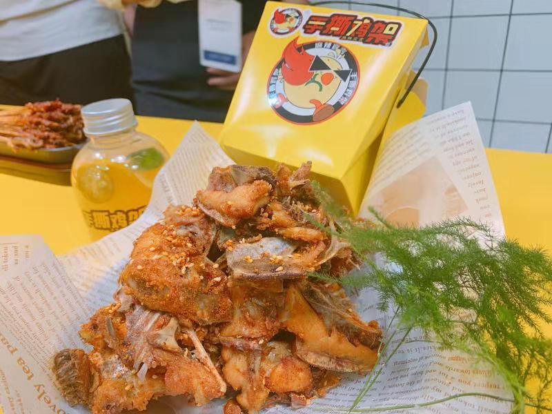 沈阳鸡架火上热搜，一座城市的烟火气与美食情怀