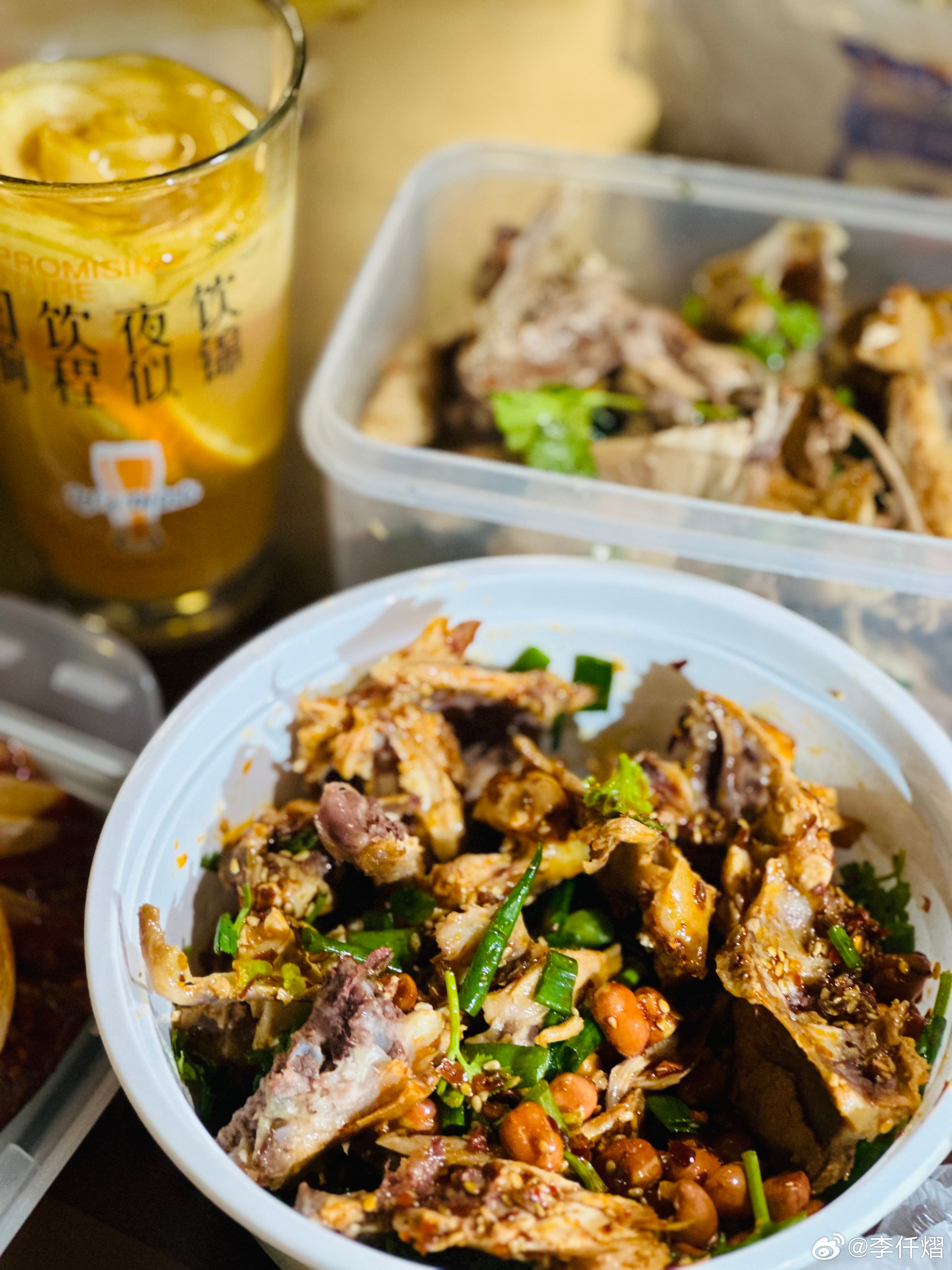 沈阳鸡架与广州早茶，南北美食的味觉对话