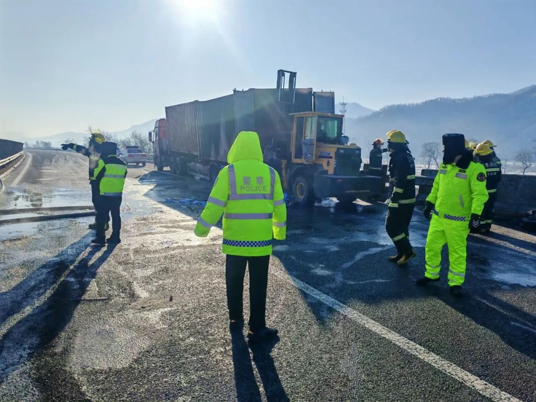 沈阳高速今日封路原因解析，突发事故与道路维修双重影响