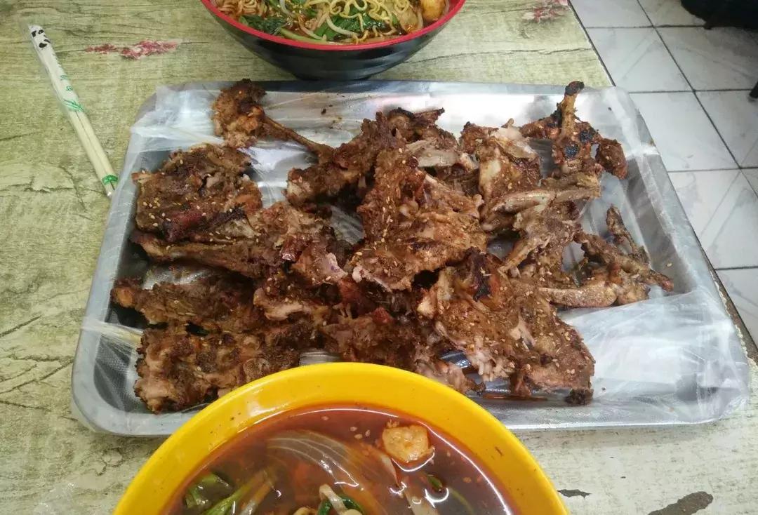 沈阳病例鸡架事件，疫情下的饮食文化与防控挑战