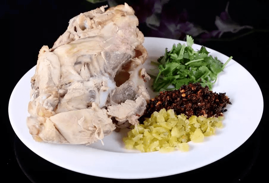 沈阳鸡架火上热搜，一座城市的美食灵魂与温情记忆