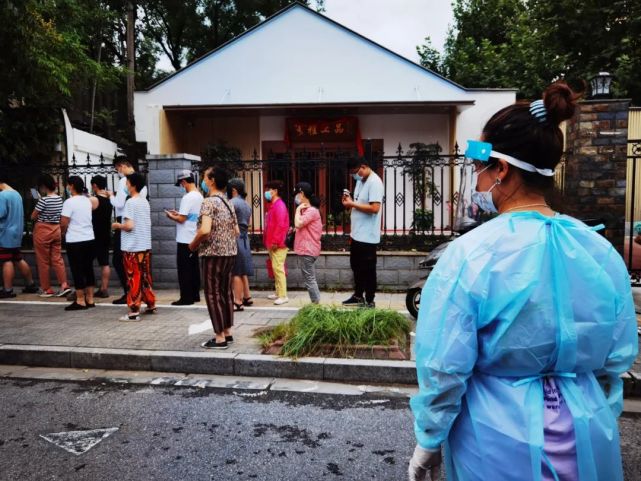 上海疫情形势再现武汉严峻时刻，防控经验与未来挑战