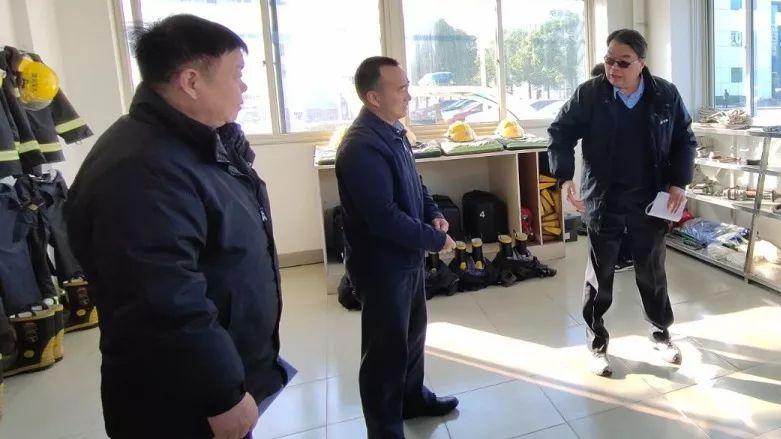 上海男子取暖器使用不当引发火灾，冬季安全取暖警钟长鸣
