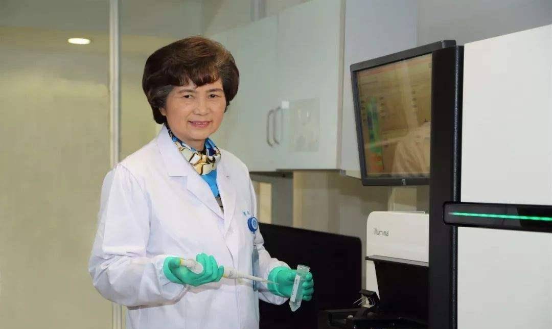 上海抗疫女院士，科研先锋与抗疫英雄的双重使命