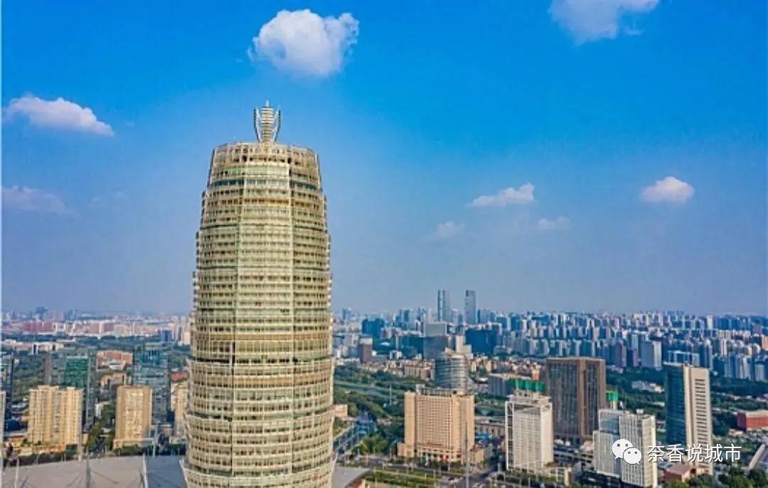 上海与长沙，政策差异下的城市发展路径比较
