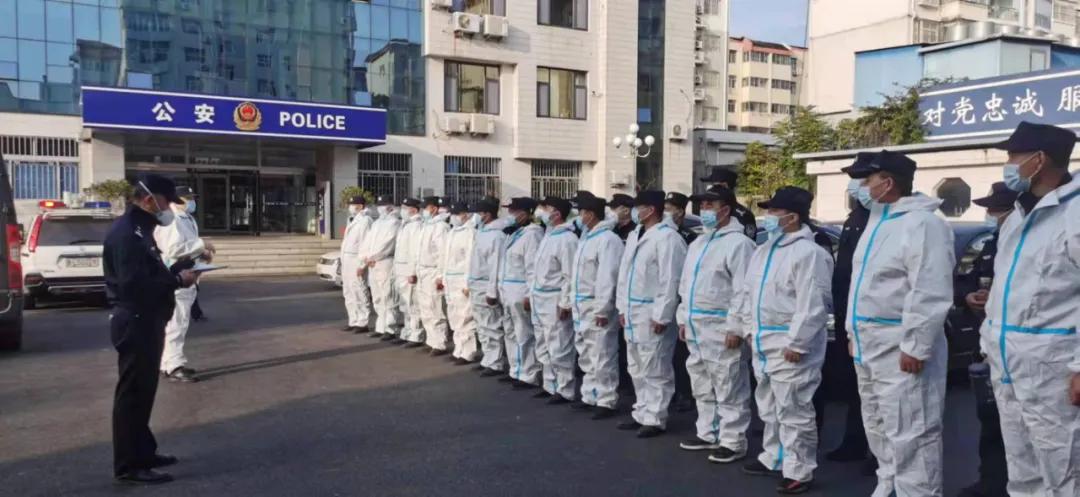 上海疫情中的无名英雄，一位社区主任的坚守与担当