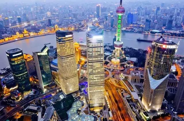上海与武汉，两座英雄城市的疫情阻击战