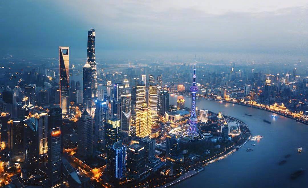 上海与成都，两座城市的疫情应对与韧性考验