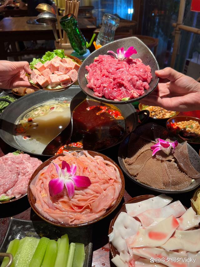 南宁正宗重庆火锅，麻辣鲜香的味蕾之旅