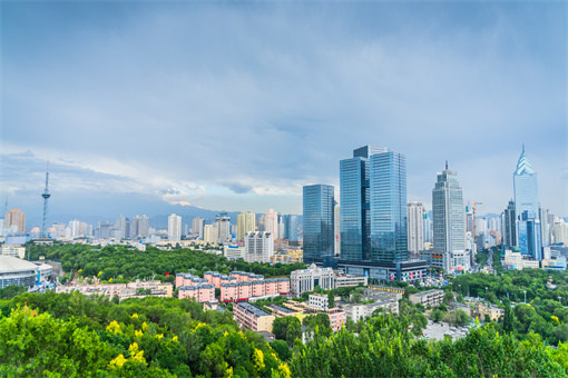 乌鲁木齐3月3日解封，城市复苏与市民生活的重启